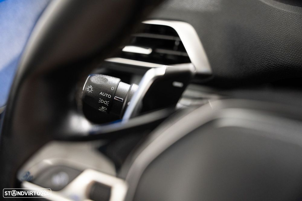 Peugeot 5008 1.2 PureTech Allure EAT8 - 26