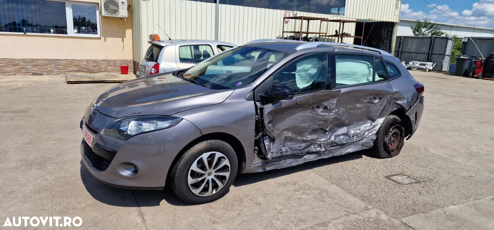 Dezmembrez Renault Megane 3 - 2