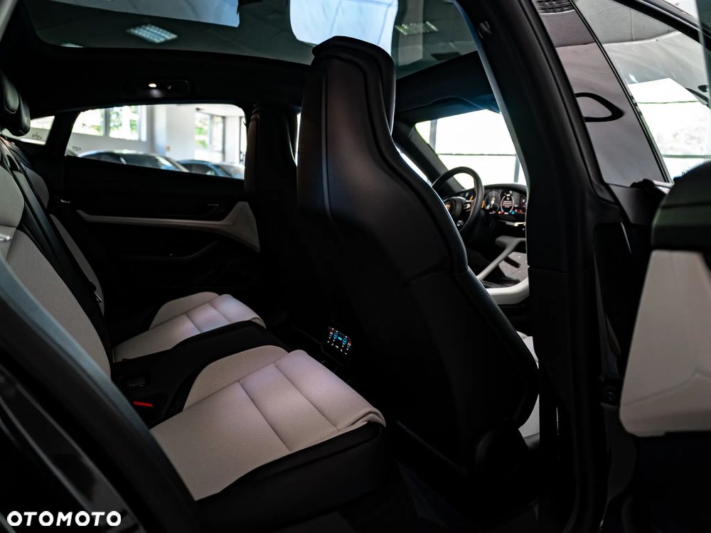 Porsche Taycan 105kWh 4 - 19