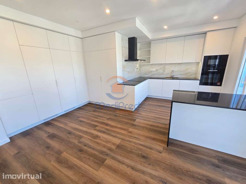 Apartamento T4 NOVO com BOX, 1 Parqueamento e Arrecadação | Caneças... - Grande imagem: 5/37