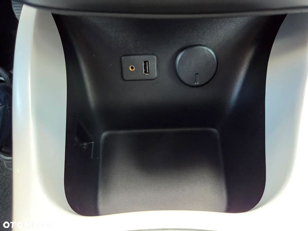 Opel Adam 1.2 Black Link - 24