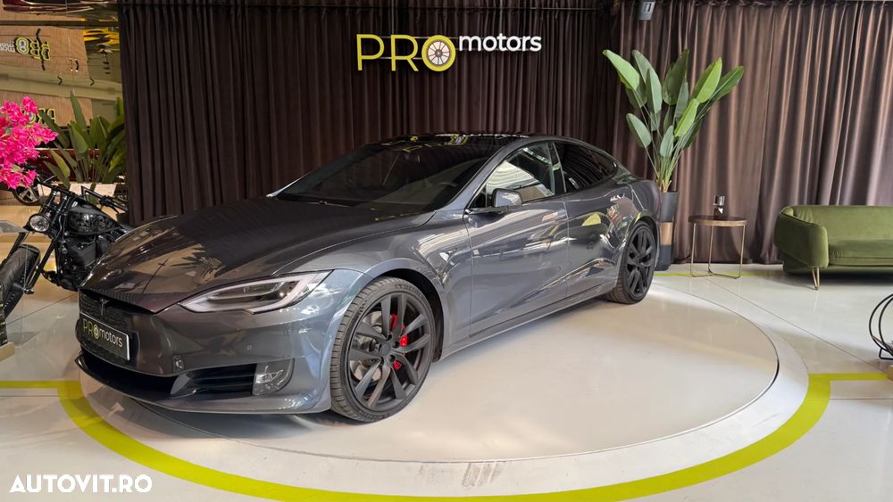 Tesla Model S Performance - 12