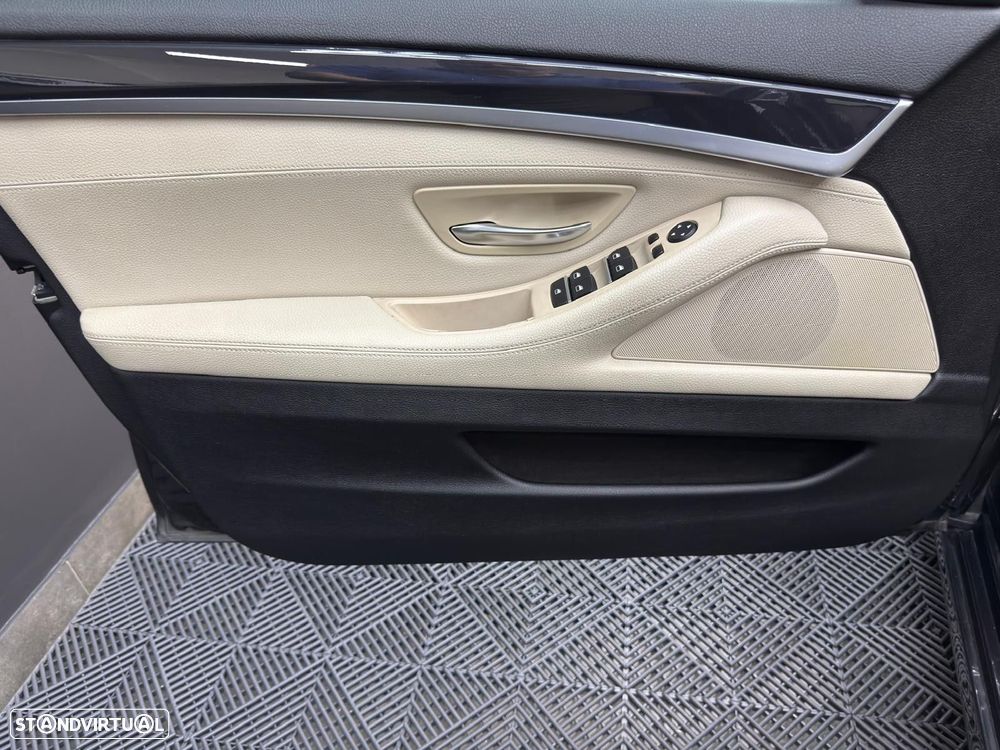BMW 520 d xDrive Line Luxury Auto - 38
