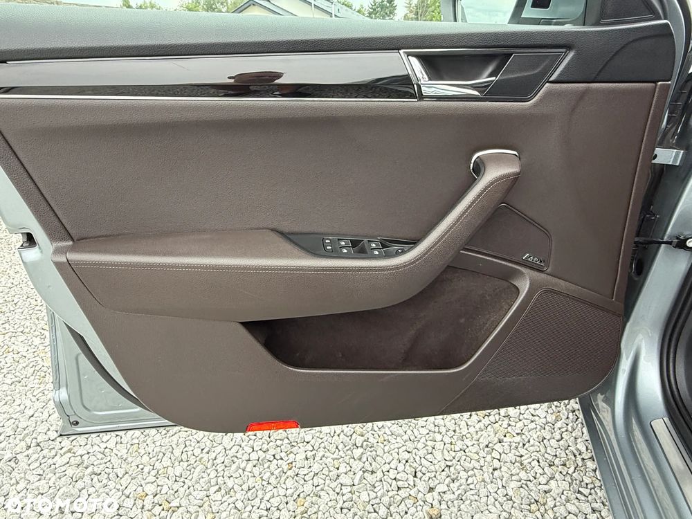 Skoda Superb 2.0 TDI SCR L&K DSG - 26