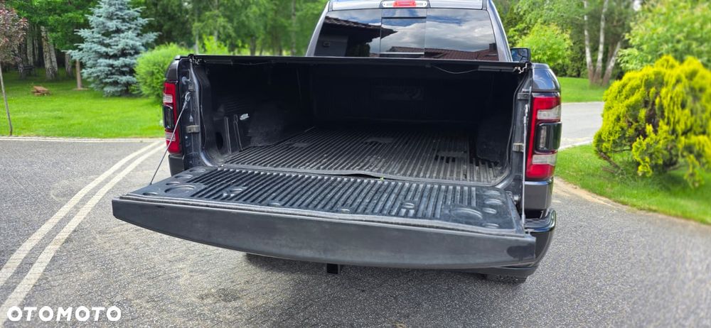 Dodge RAM - 12