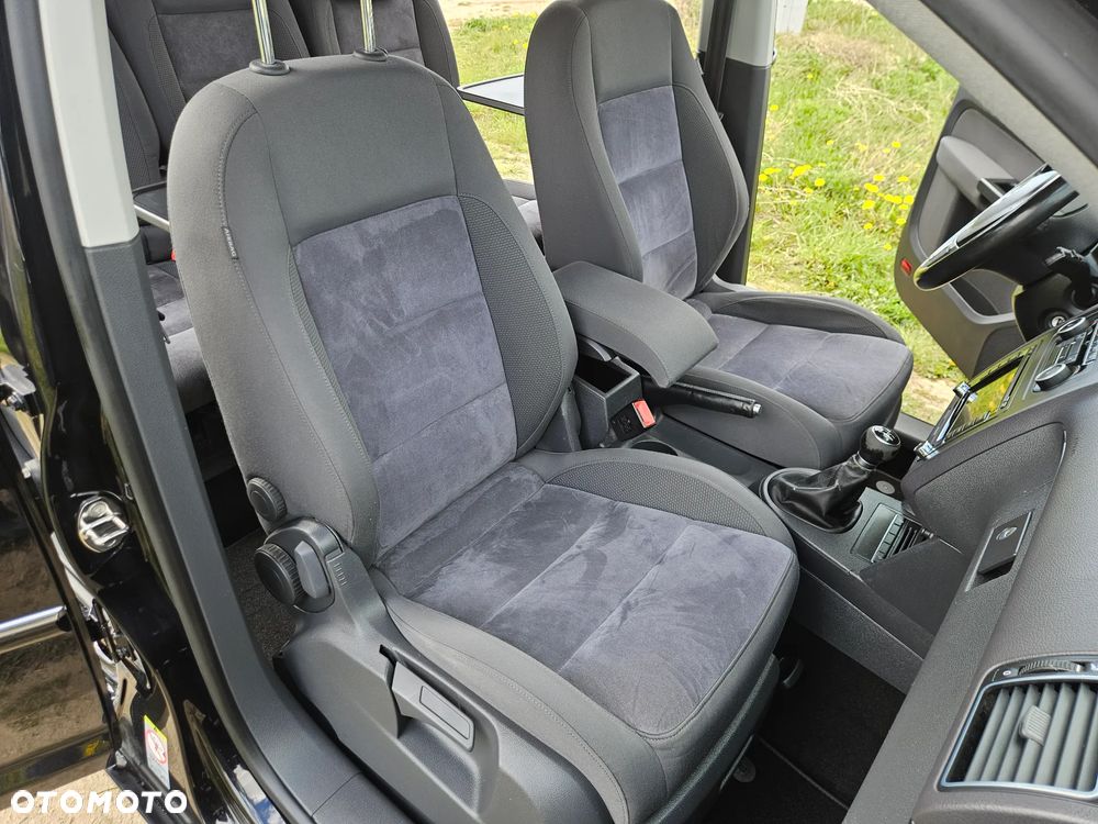 Volkswagen Touran 2.0 TDI DPF BlueMotion Technology Highline - 18