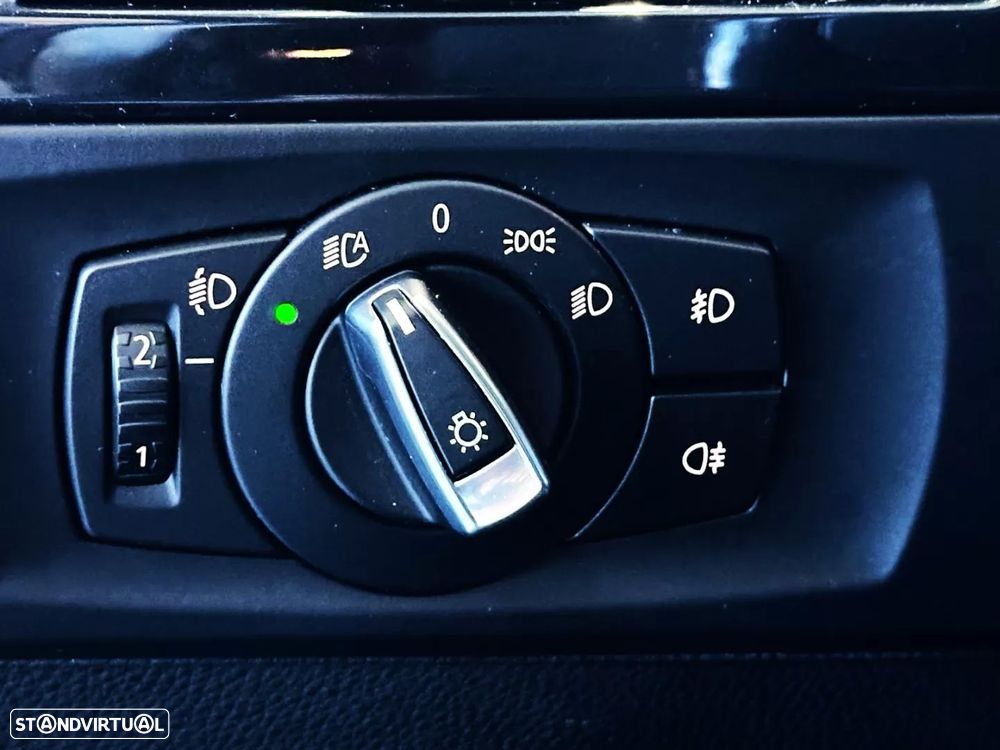 BMW 318 d Touring Navigation - 25