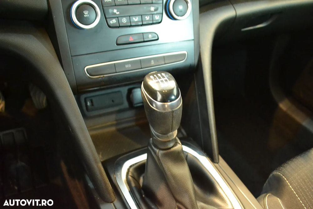 Renault Megane BLUE dCi Zen - 16