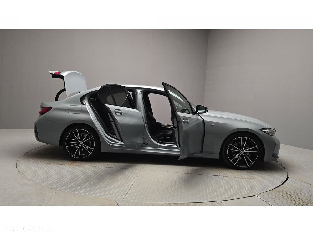 BMW Seria 3 320d xDrive M Sport - 11