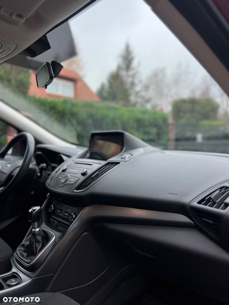 Ford Kuga 2.0 TDCi 4x4 Vignale - 24