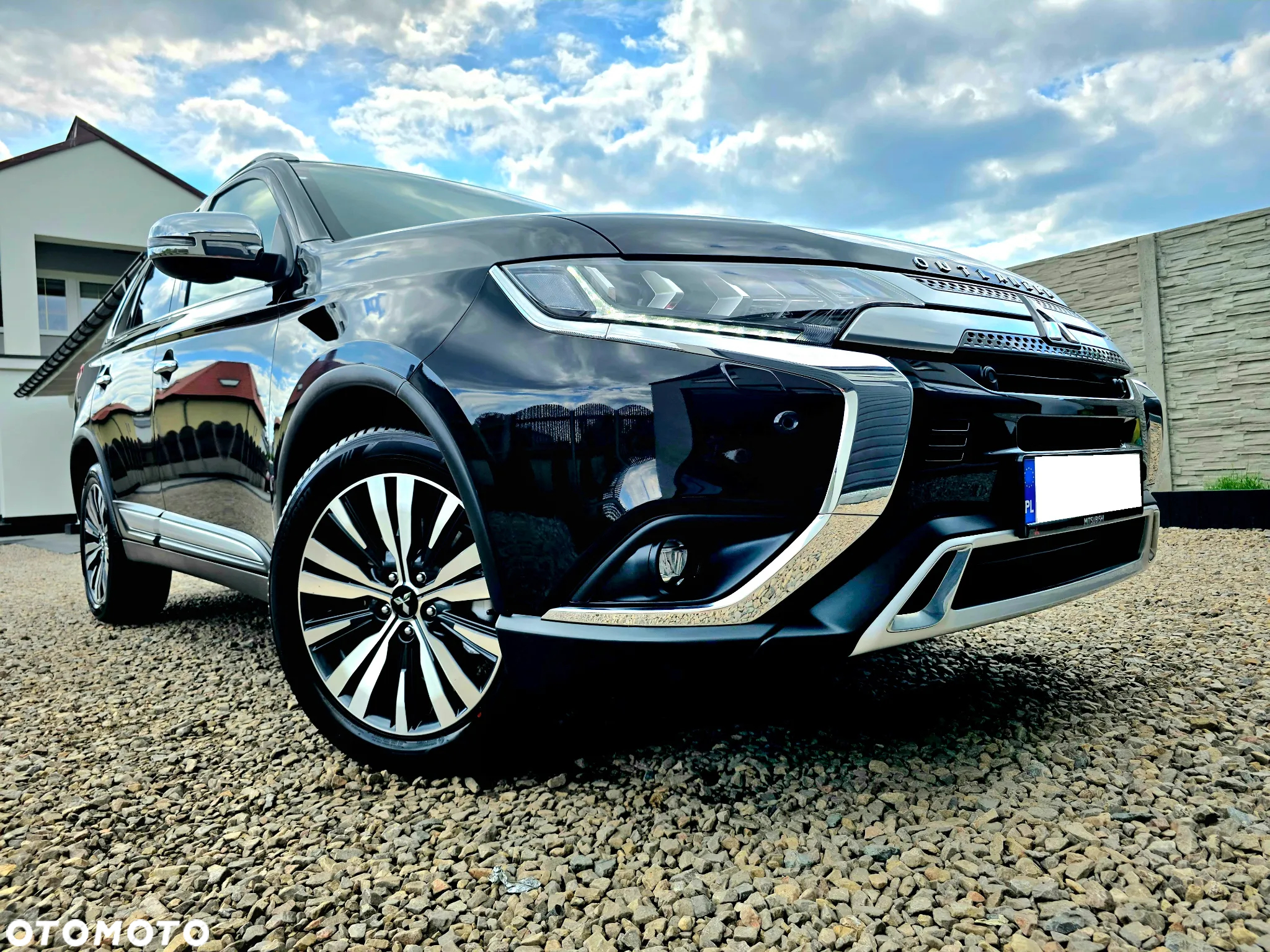 Mitsubishi Outlander 2.0 Instyle + 4WD CVT - 8