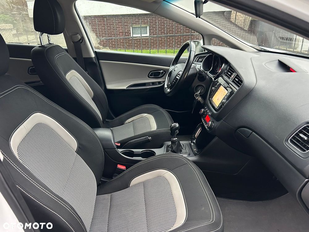 Kia Ceed 1.6 CRDi 136 ISG GT Line - 13