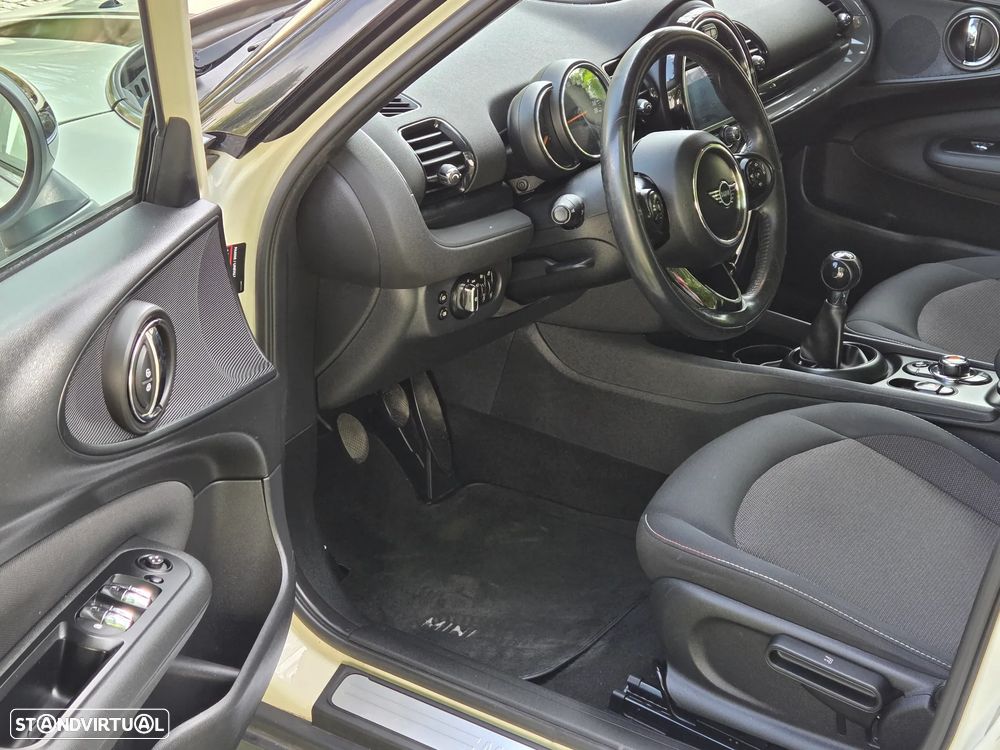 MINI Clubman One D Blackyard - 16