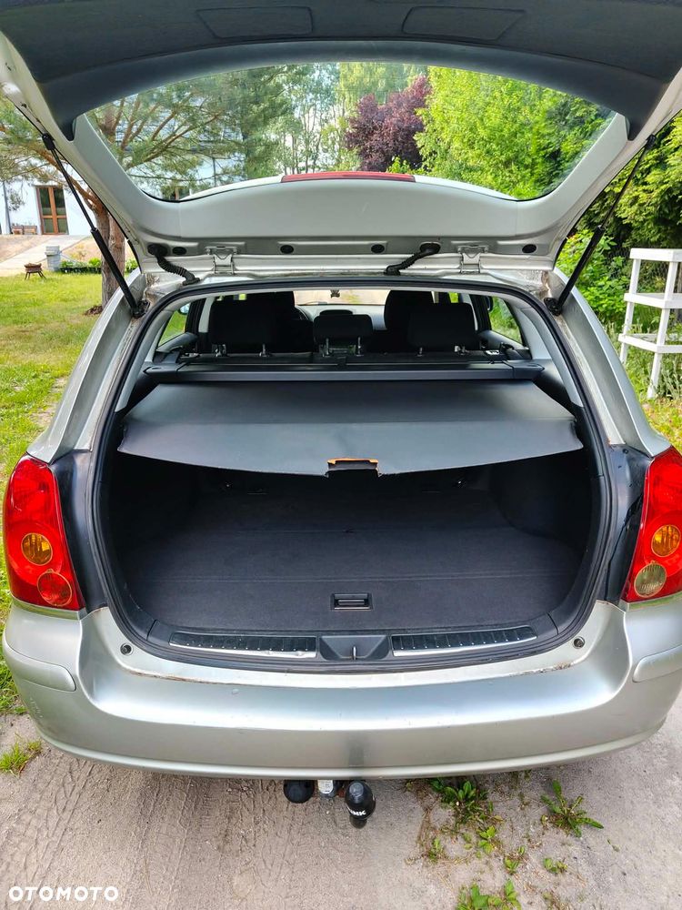 Toyota Avensis 1.8 VVT-i Combi - 8
