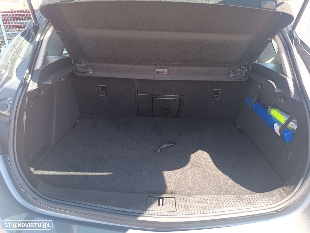 Opel Astra 1.7 CDTi Cosmo - 28