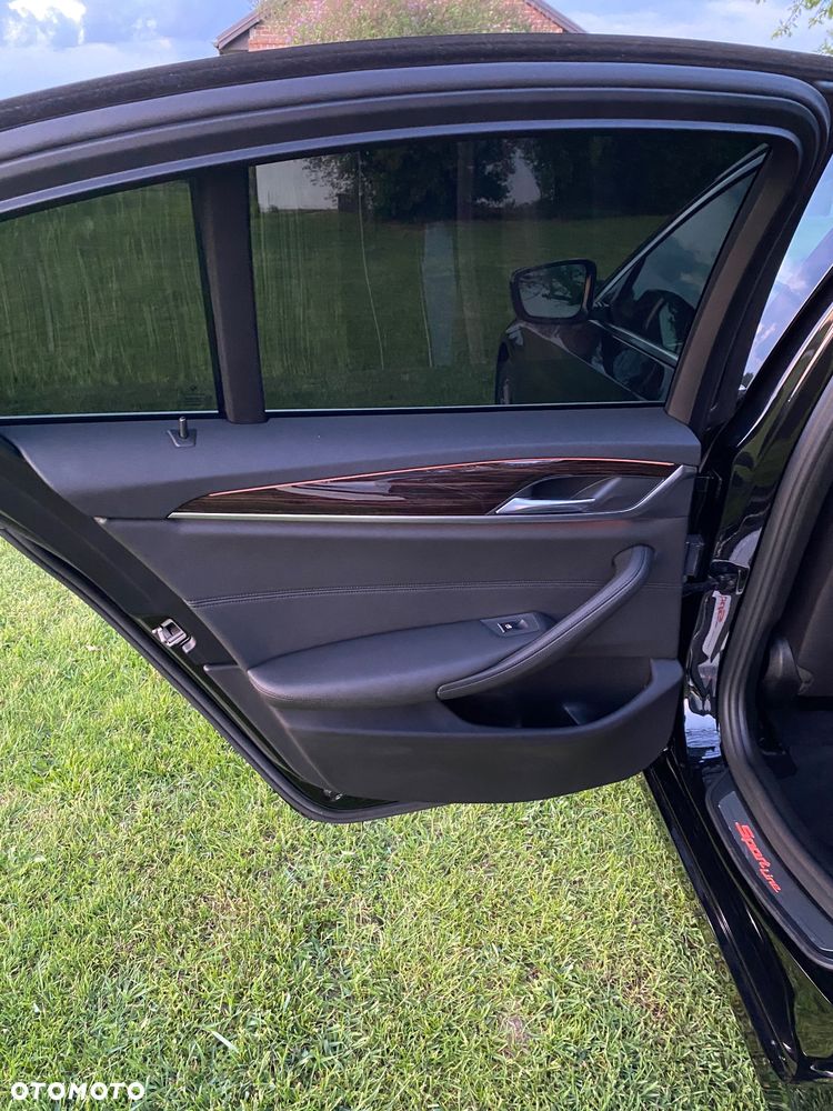 BMW Seria 5 530i Sport Line - 15