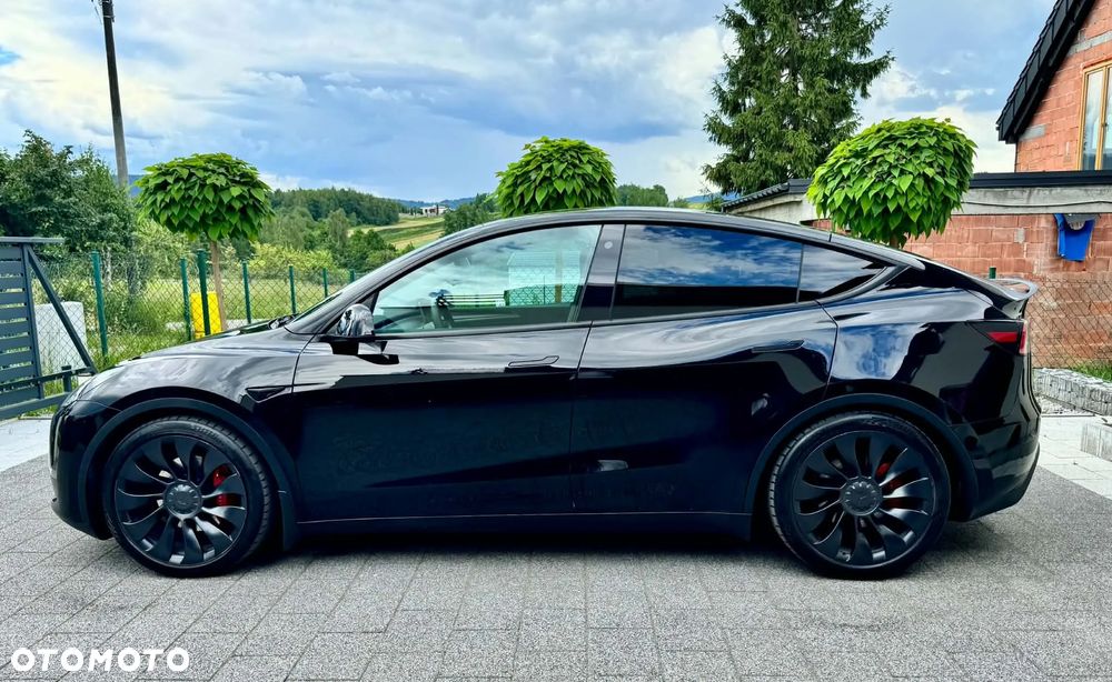 Tesla Model Y Performance AWD - 3