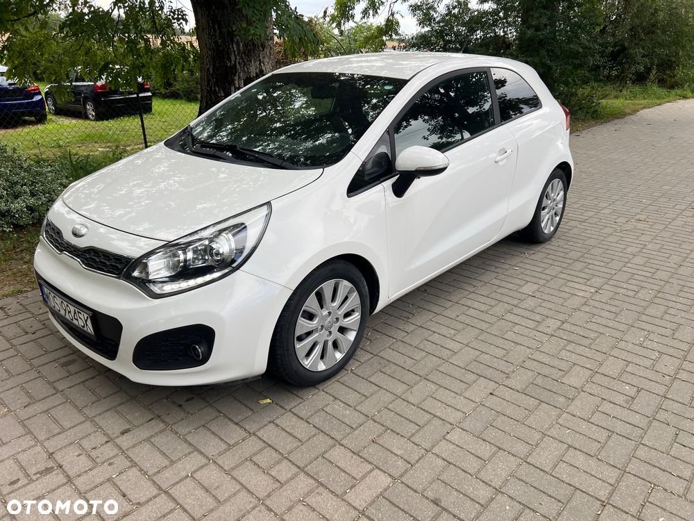 Kia Rio 1.2 L - 1