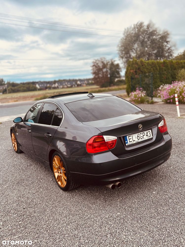 BMW Seria 3 330i - 5