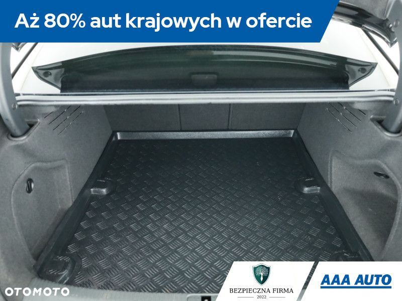 Audi A4 Limousine - 11