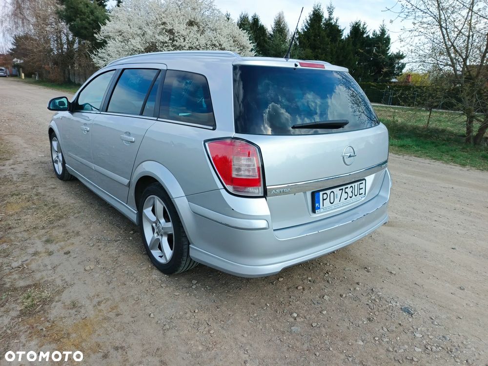 Opel Astra 1.9 CDTI Cosmo - 11