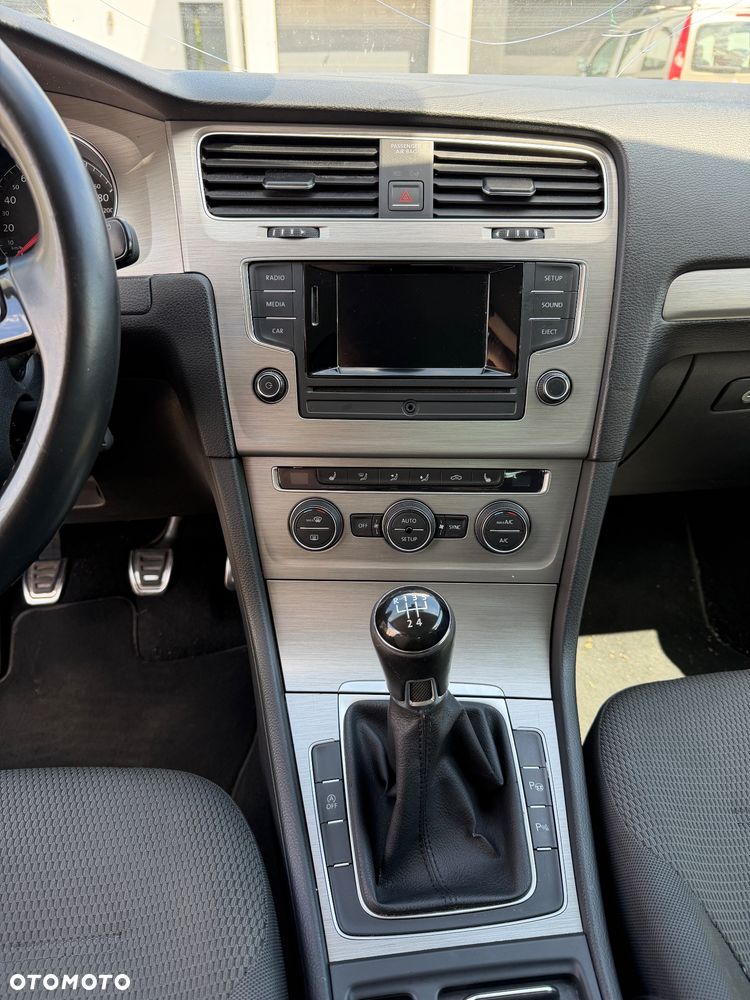 Volkswagen Golf 1.6 TDI BlueMotion Technology Comfortline - 8