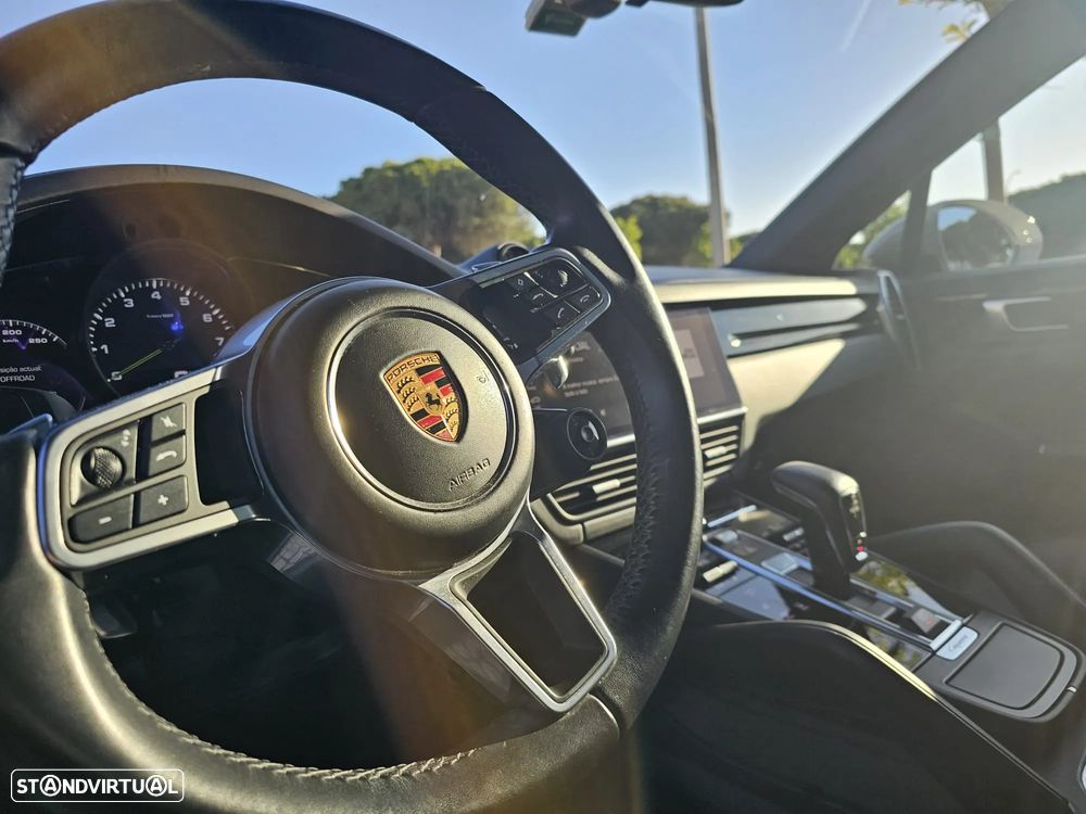 Porsche Cayenne Coupé E-Hybrid - 12