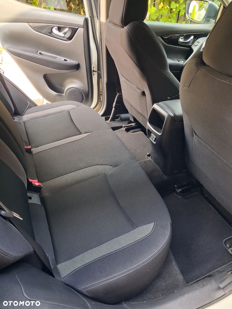 Nissan Qashqai 1.3 DIG-T N-Connecta - 25