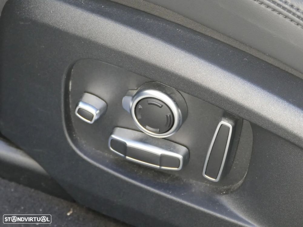 Jaguar F-Pace 2.0 P400e AWD R-Dynamic S - 28