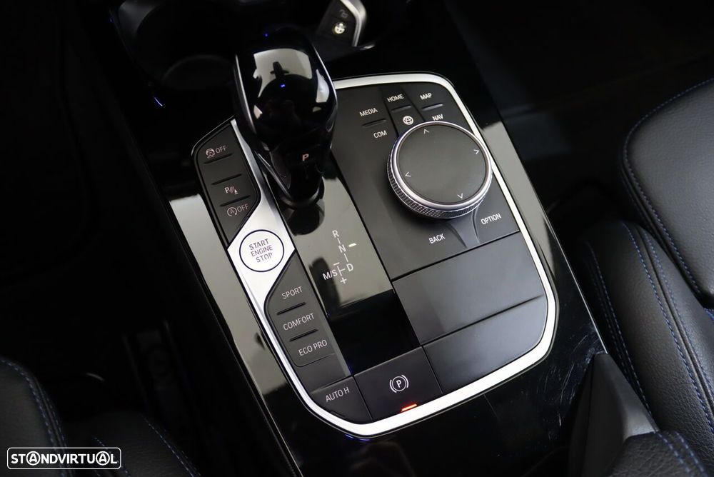 BMW 116 d Pack Desportivo M Auto - 23