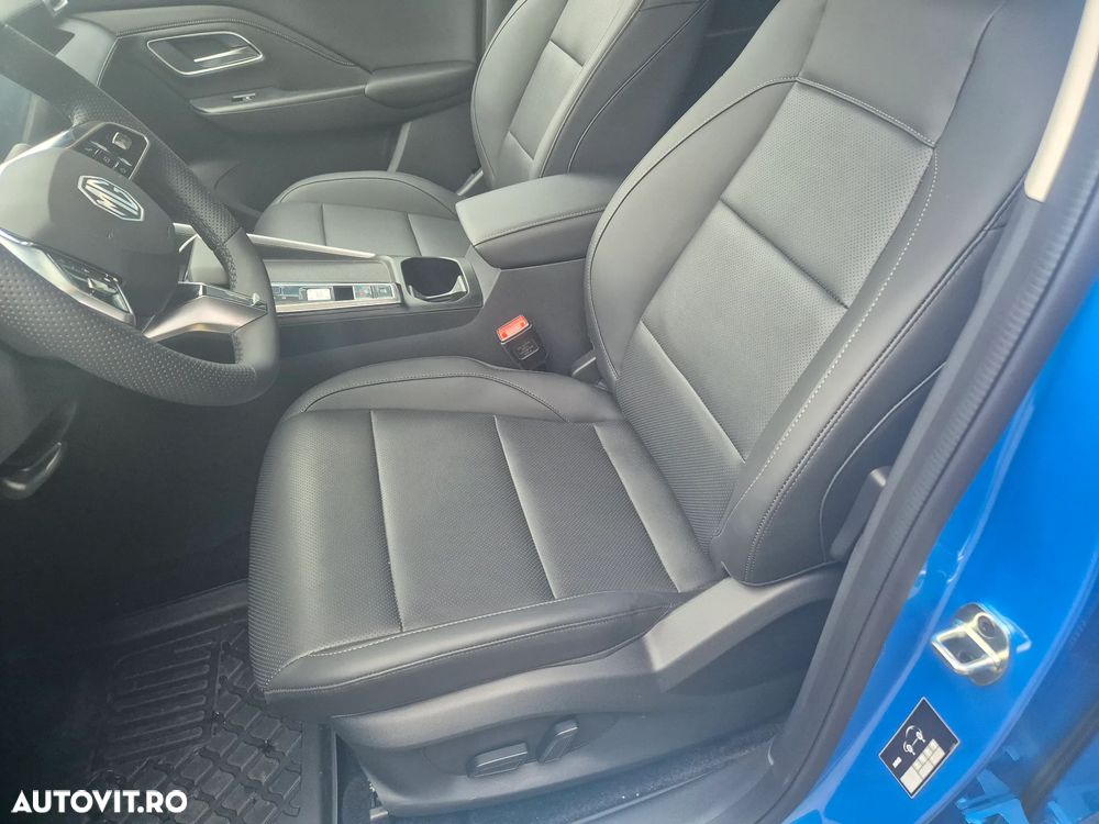 MG ZS HEV 1.5 GSI AT Exclusive - 9