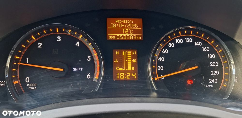 Toyota Avensis 2.0 D-4D - 10