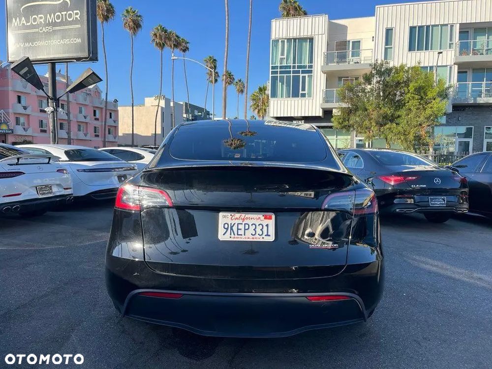 Tesla Model Y Performance Dual Motor AWD - 5