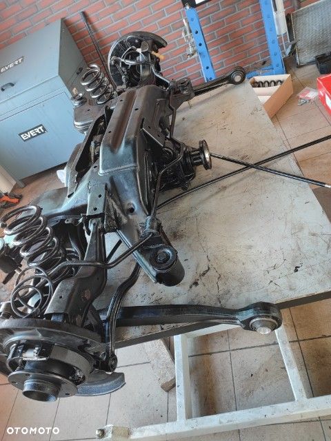 BMW Seria 8 - 19