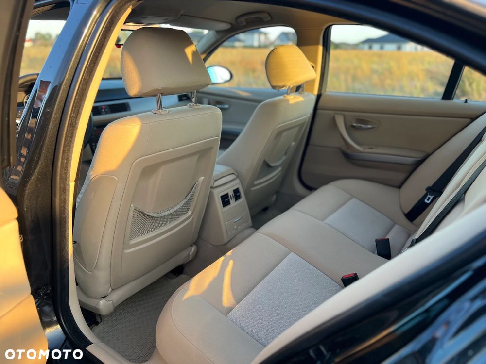 BMW Seria 3 325i - 10