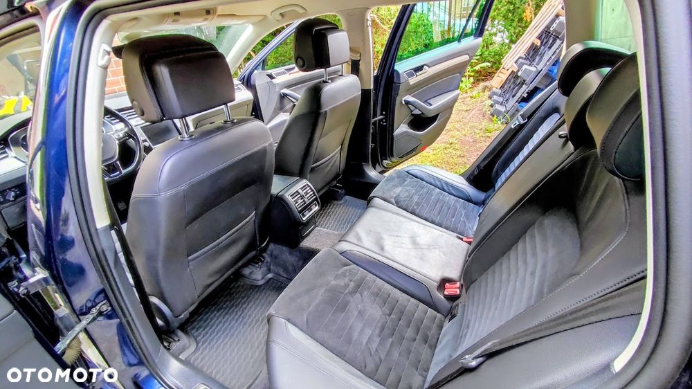 Volkswagen Passat 2.0 TDI SCR Highline - 32