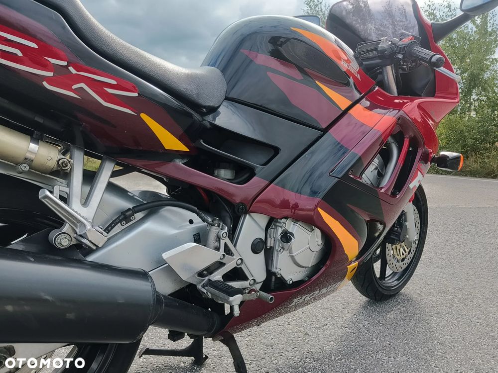 Honda CBR - 24