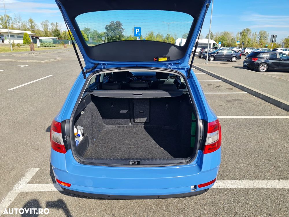 Skoda Octavia Combi Diesel 2.0 TDI Style - 7