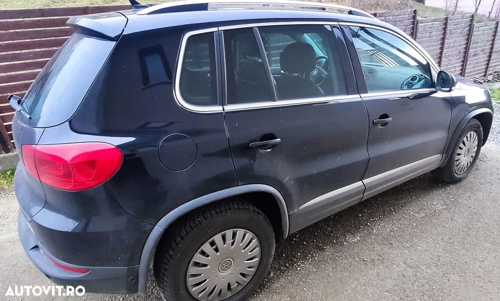 Volkswagen Tiguan 2.0 TDI DPF 4Motion BlueMotion Technology DSG Exclusive - 5