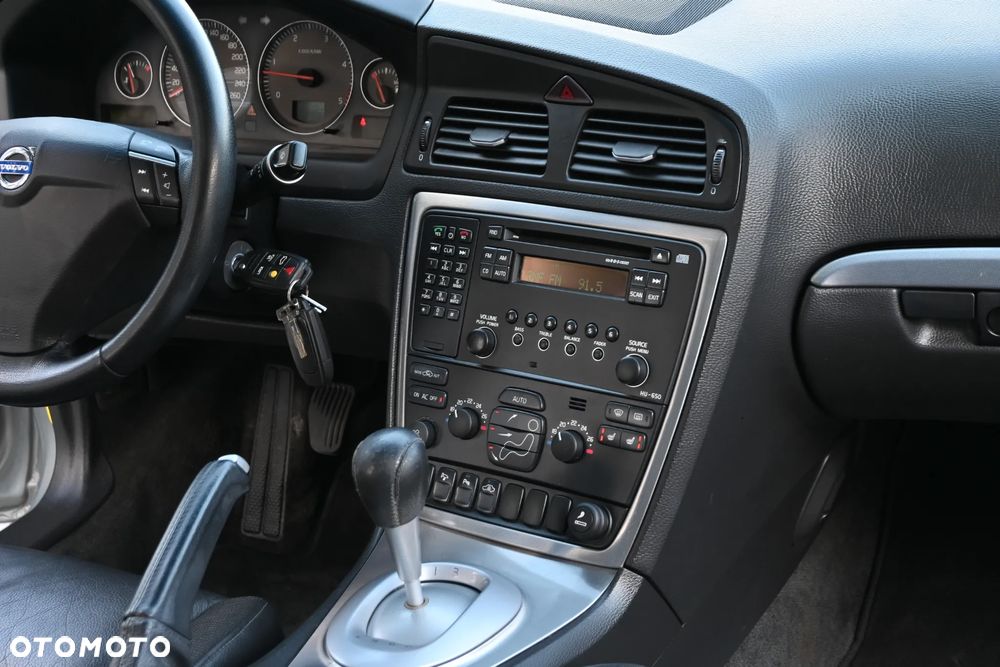 Volvo S60 2.4D5 Momentum - 28