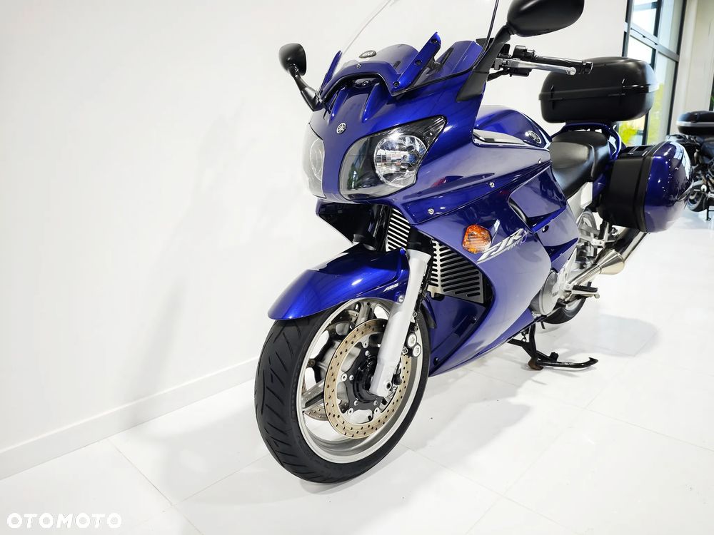 Yamaha FJR - 16