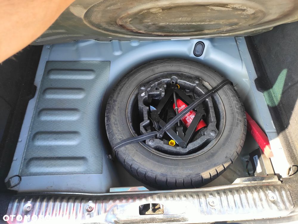 Peugeot 407 1.6 HDI SR Komfort EU4 - 27