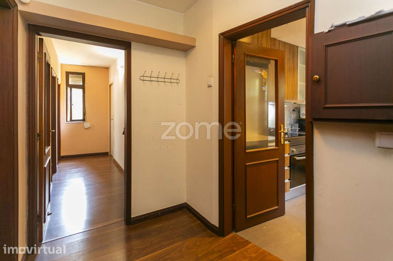 Apartamento T3 para Investimento em Soares dos Reis, Mafamude VNG - Widok 2