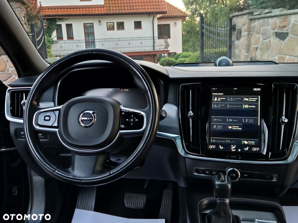 Volvo V90 D5 AWD Geartronic Inscription - 8