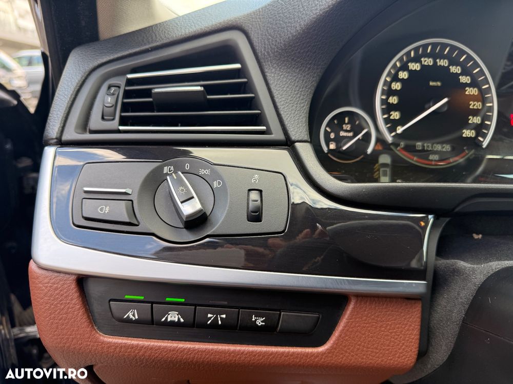 BMW Seria 5 520d xDrive - 13