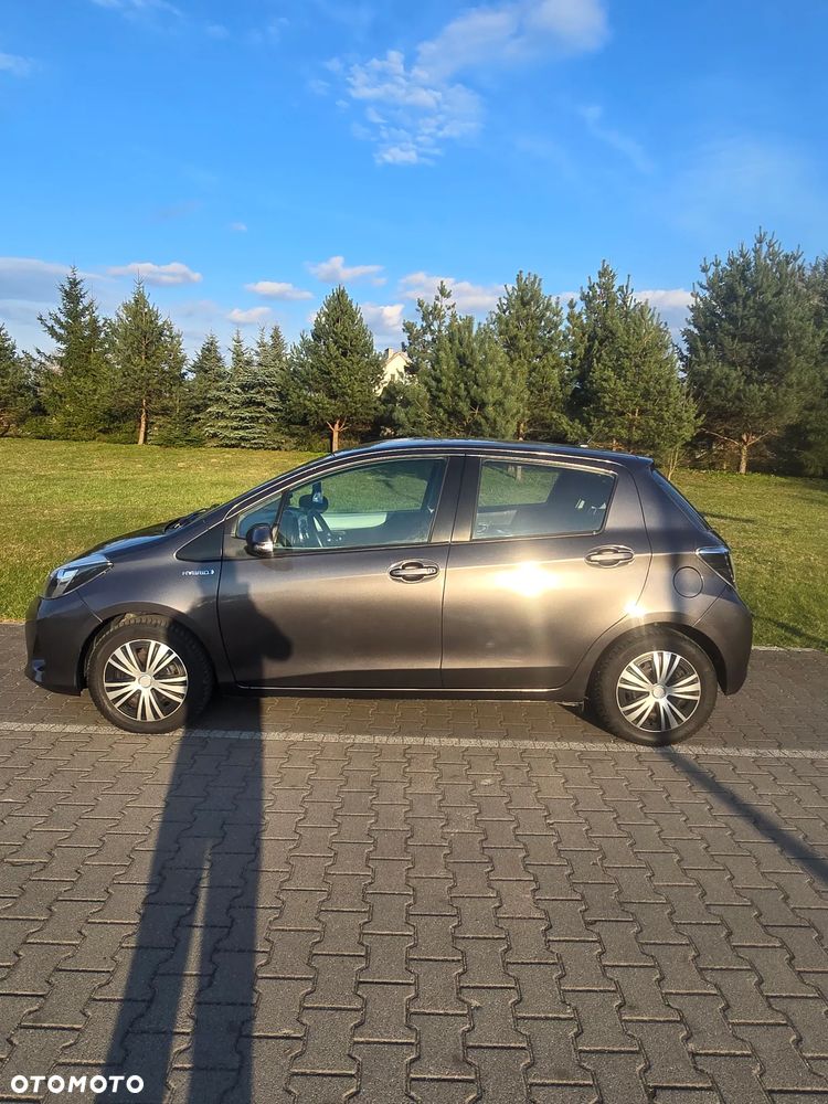 Toyota Yaris Hybrid 100 Premium - 5