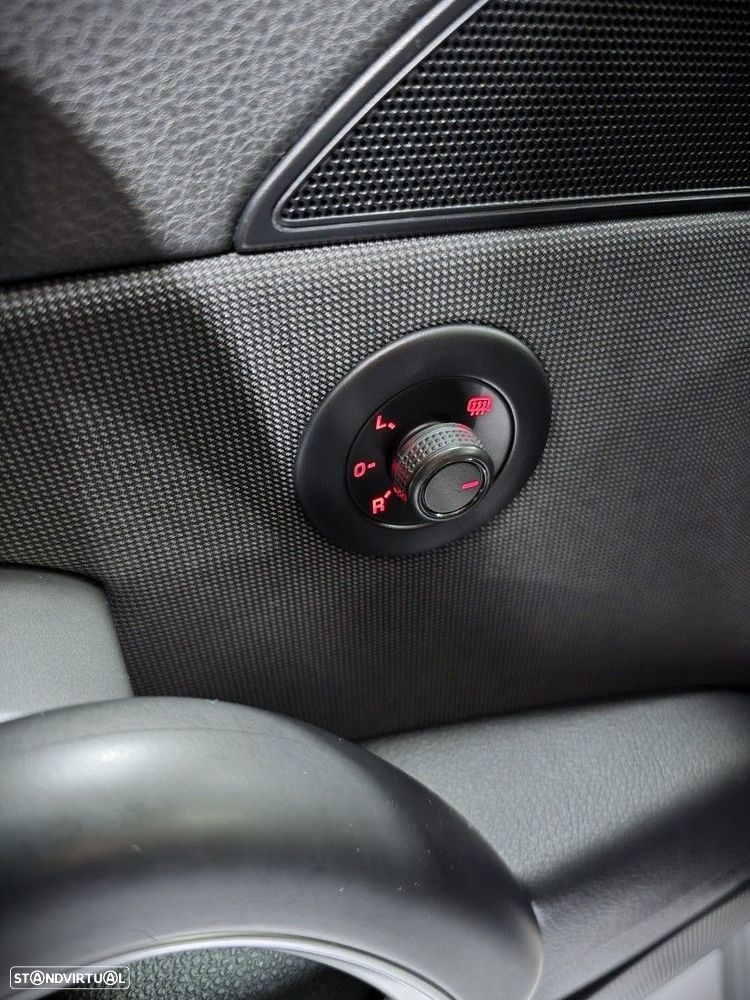 VW Scirocco 2.0 TSI BlueMotion DSG - 21