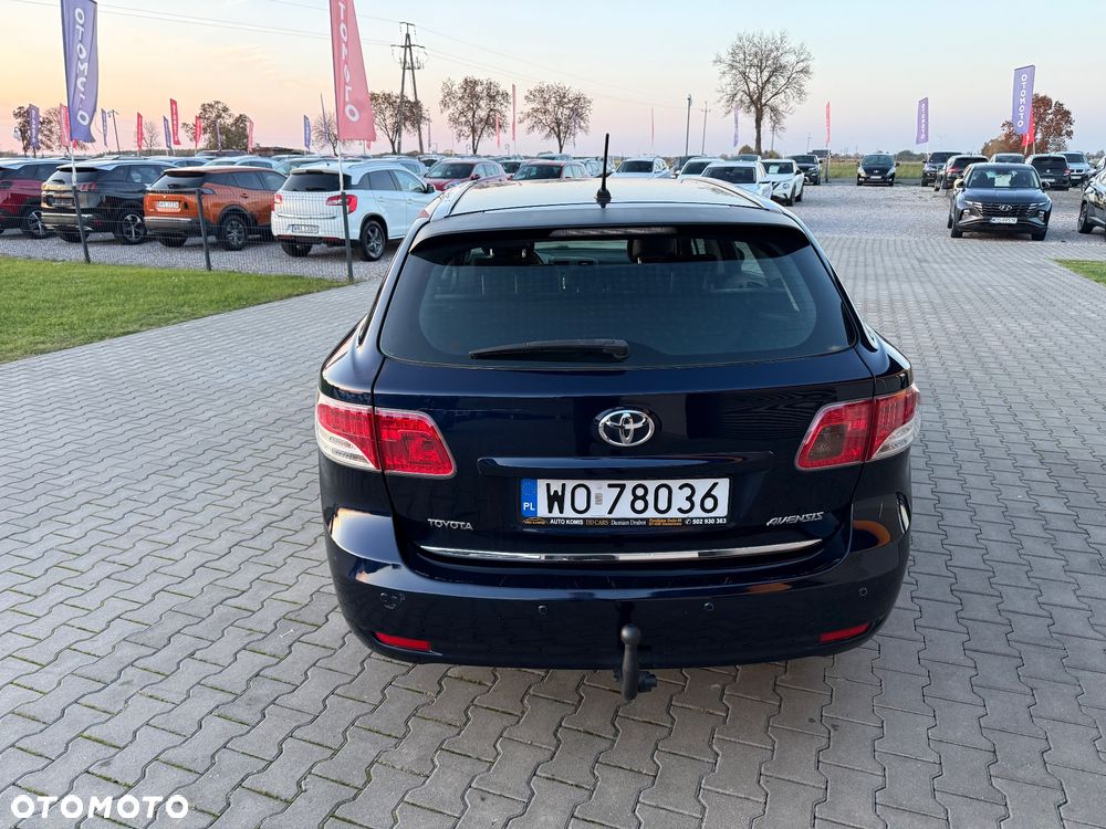 Toyota Avensis - 9