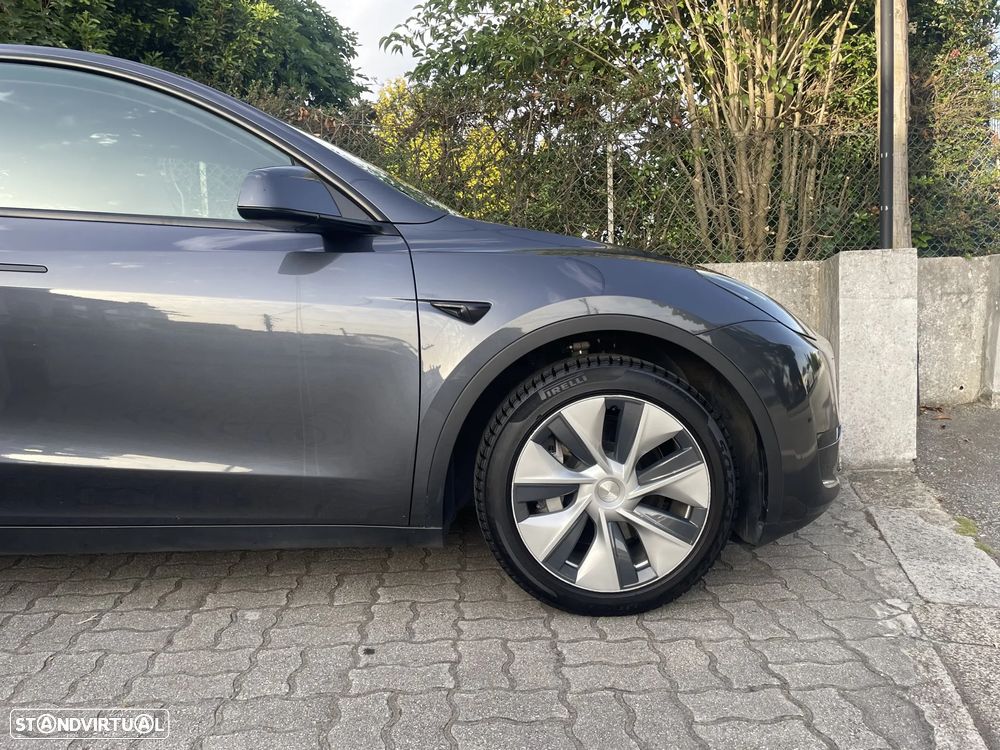 Tesla Model Y RWD - 12
