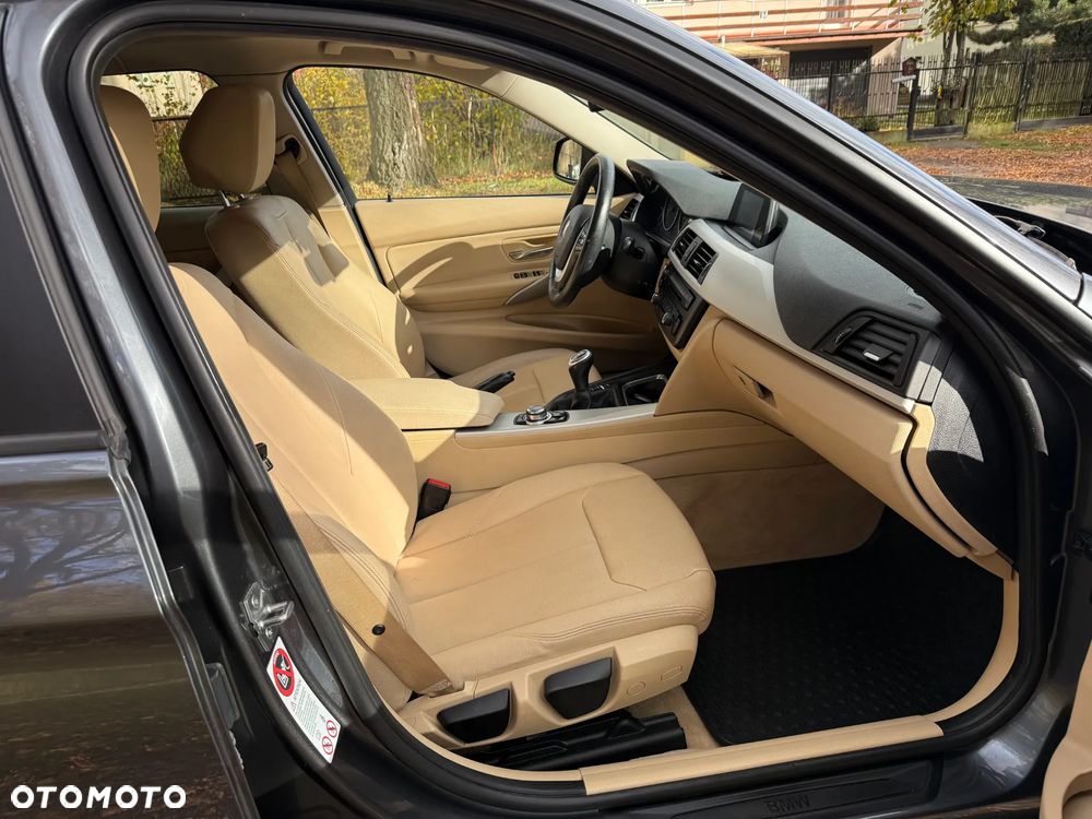 BMW Seria 3 318d DPF - 30